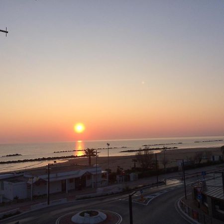 דירות Montesilvano Marina Sunrise Beach House - Sea View מראה חיצוני תמונה