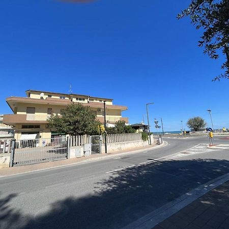 דירות Montesilvano Marina Sunrise Beach House - Sea View מראה חיצוני תמונה
